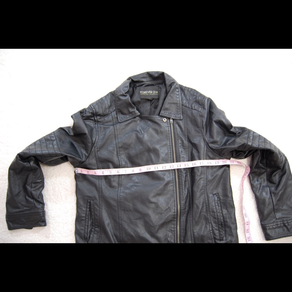Forever 21 Black Faux Leather Moto Jacket 2X - Picture 5 of 6